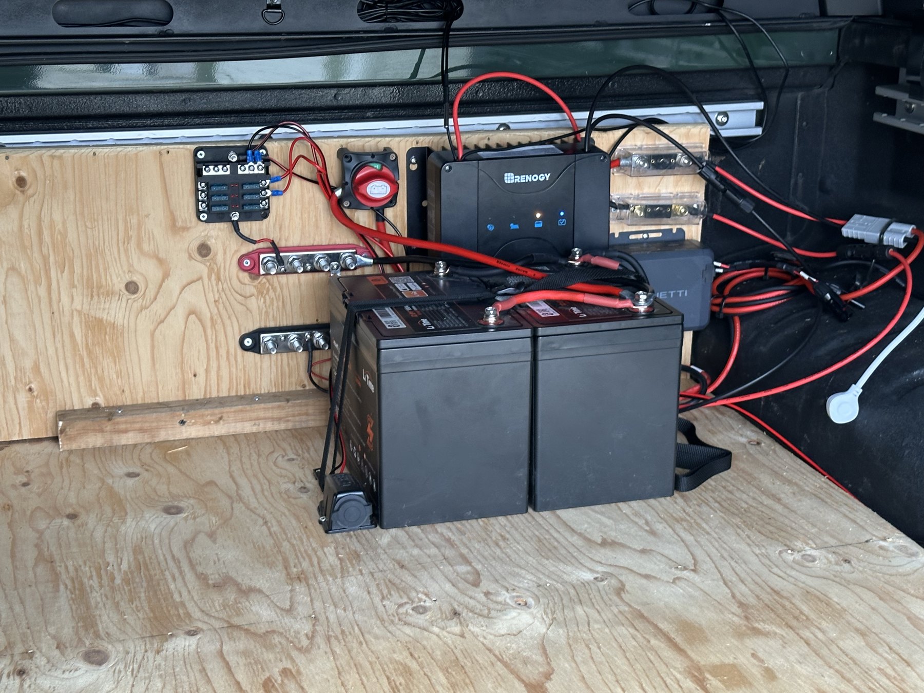 Battery and power wiring layout inside the build